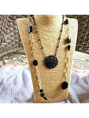 DG2 (Diane Gilman) Gold-tone Beaded Chain Plus Black Beaded Circular Necklace